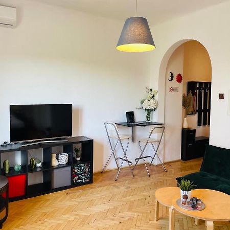 Cismigiu Park View Apartment บูคาเรสต์ ภายนอก รูปภาพ